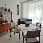 דירה Xlendistays - Centrally Located Seafront Living Spaces In *