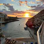 Xlendistays - Centrally Located Seafront Living Spaces In *