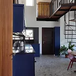 Апартаменты Xlendistays - Centrally Located Seafront Living Spaces In