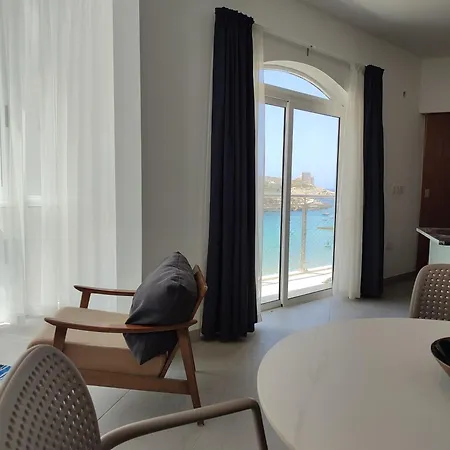 Xlendistays - Centrally Located Seafront Living Spaces In *