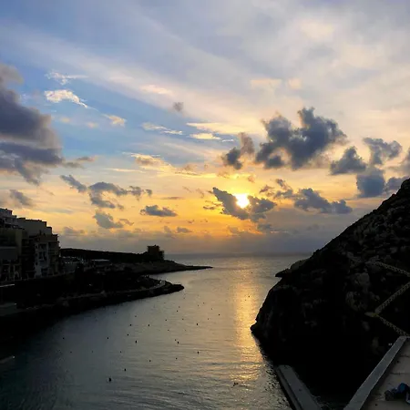 Xlendistays - Centrally Located Seafront Living Spaces In Appartement