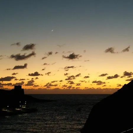 Xlendistays - Centrally Located Seafront Living Spaces In * Xlendi