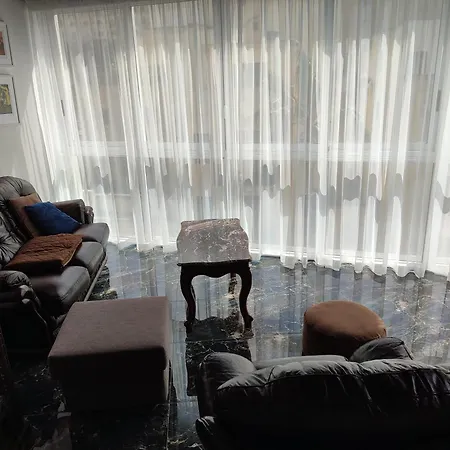 Appartement Xlendistays - Centrally Located Seafront Living Spaces In *