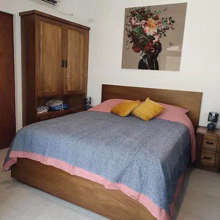 Xlendistays - Centrally Located Seafront Living Spaces In