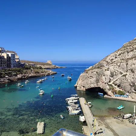 Xlendistays - Centrally Located Seafront Living Spaces In Apartment Xlendi