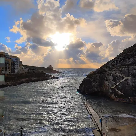 Διαμέρισμα Xlendistays - Centrally Located Seafront Living Spaces In