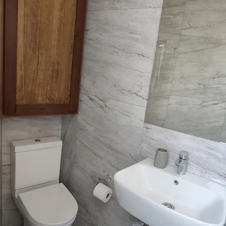 Xlendistays - Centrally Located Seafront Living Spaces In *