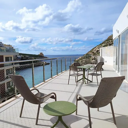 Xlendistays - Centrally Located Seafront Living Spaces In Apartment *