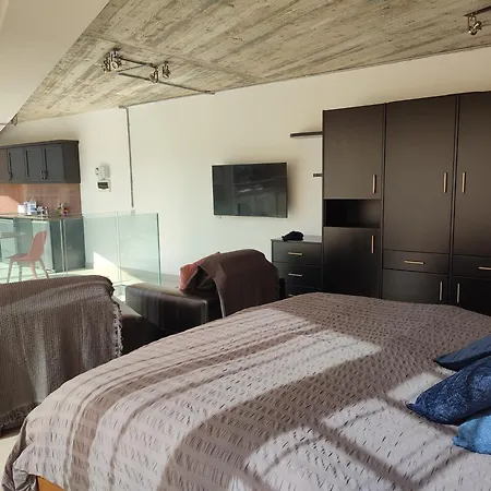 דירה Xlendistays - Centrally Located Seafront Living Spaces In קסלנדי