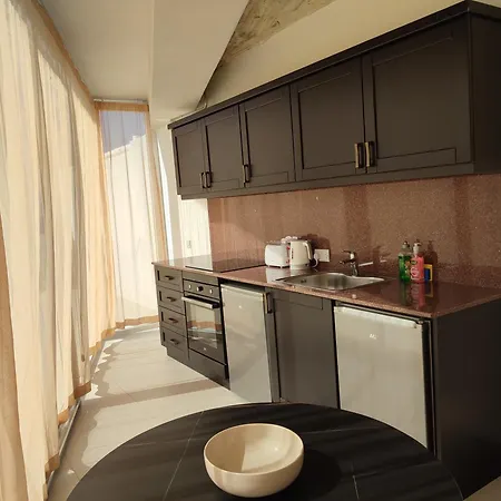 Xlendistays - Centrally Located Seafront Living Spaces In *