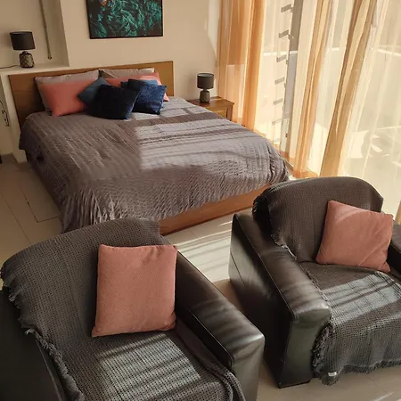 Xlendistays - Centrally Located Seafront Living Spaces In Apartment *