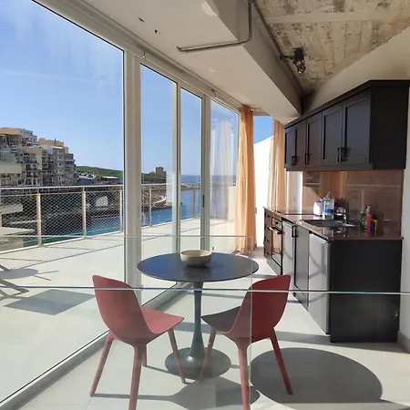 Xlendistays - Centrally Located Seafront Living Spaces In Apartment Xlendi