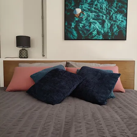 Xlendistays - Centrally Located Seafront Living Spaces In