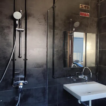 דירה Xlendistays - Centrally Located Seafront Living Spaces In