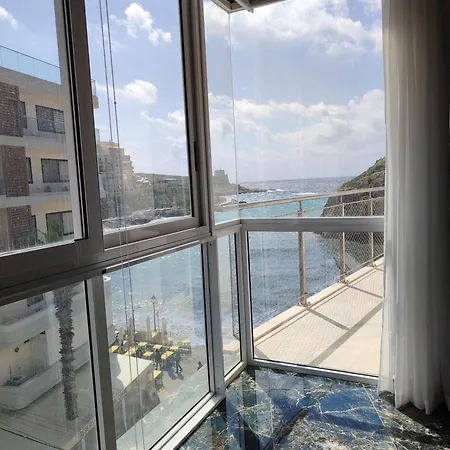 Xlendistays - Centrally Located Seafront Living Spaces In
