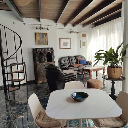 Xlendistays - Centrally Located Seafront Living Spaces In Apartment
