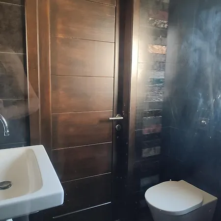 Apartamento Xlendistays - Centrally Located Seafront Living Spaces In