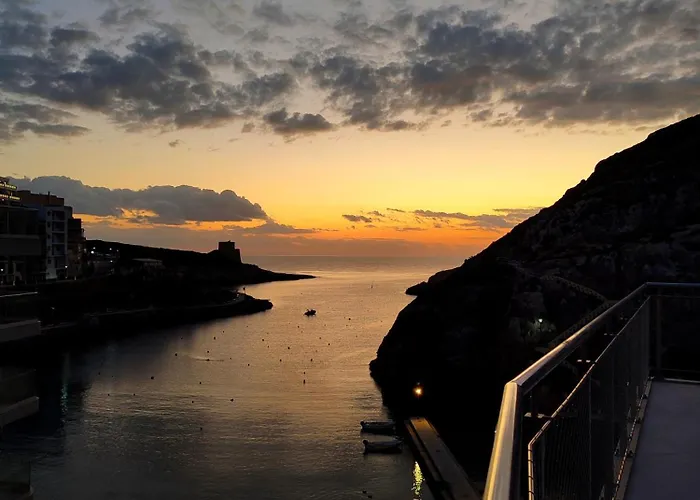 Xlendistays - Centrally Located Seafront Living Spaces In Apartamento Xlendi