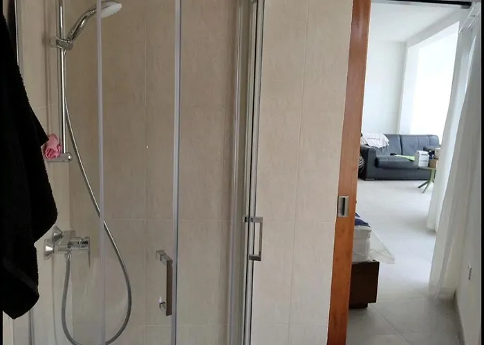 Xlendistays - Centrally Located Seafront Living Spaces In