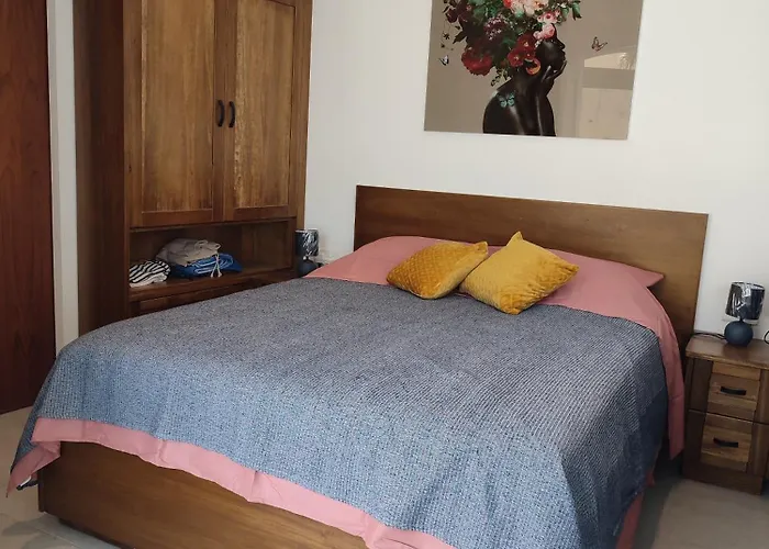 Xlendistays - Centrally Located Seafront Living Spaces In