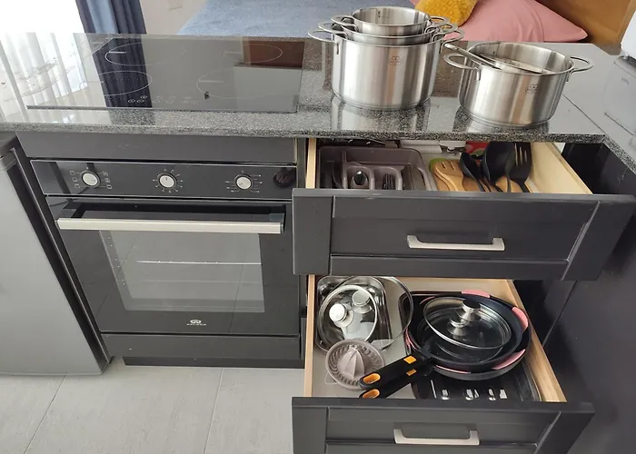 Xlendistays - Centrally Located Seafront Living Spaces In Daire Xlendi