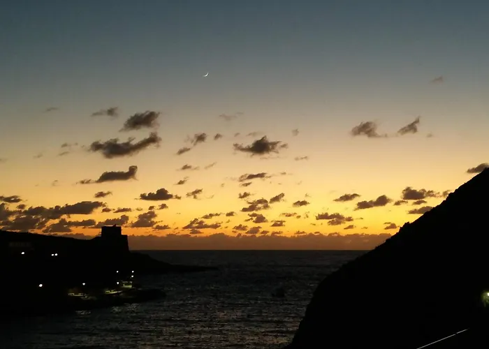 Xlendistays - Centrally Located Seafront Living Spaces In * Xlendi