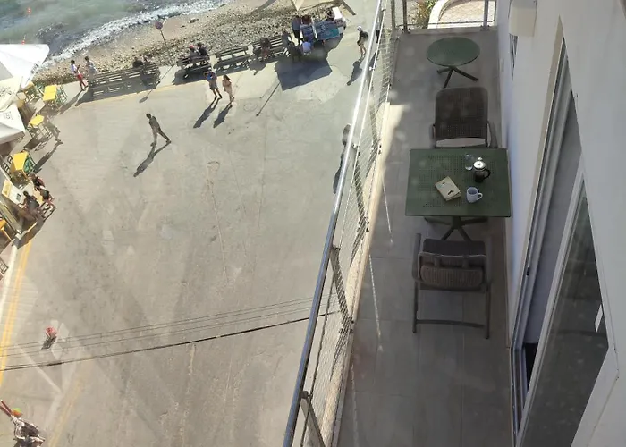 Xlendistays - Centrally Located Seafront Living Spaces In Διαμέρισμα *