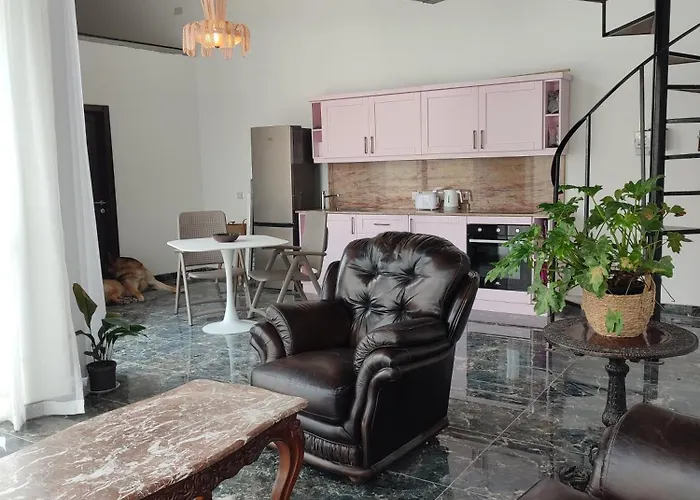 Xlendistays - Centrally Located Seafront Living Spaces In