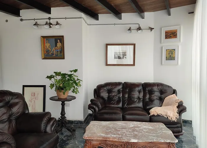 Xlendistays - Centrally Located Seafront Living Spaces In *