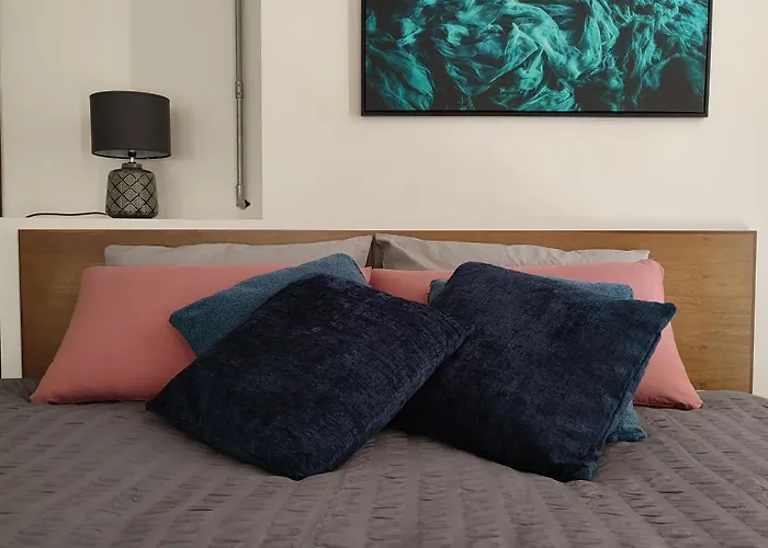 Xlendistays - Centrally Located Seafront Living Spaces In