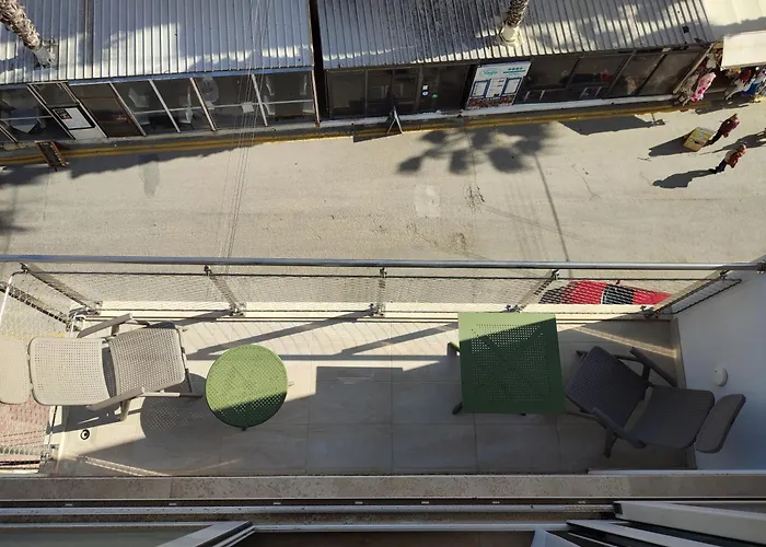 Xlendistays - Centrally Located Seafront Living Spaces In *