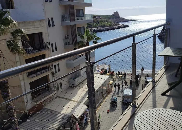 Διαμέρισμα Xlendistays - Centrally Located Seafront Living Spaces In